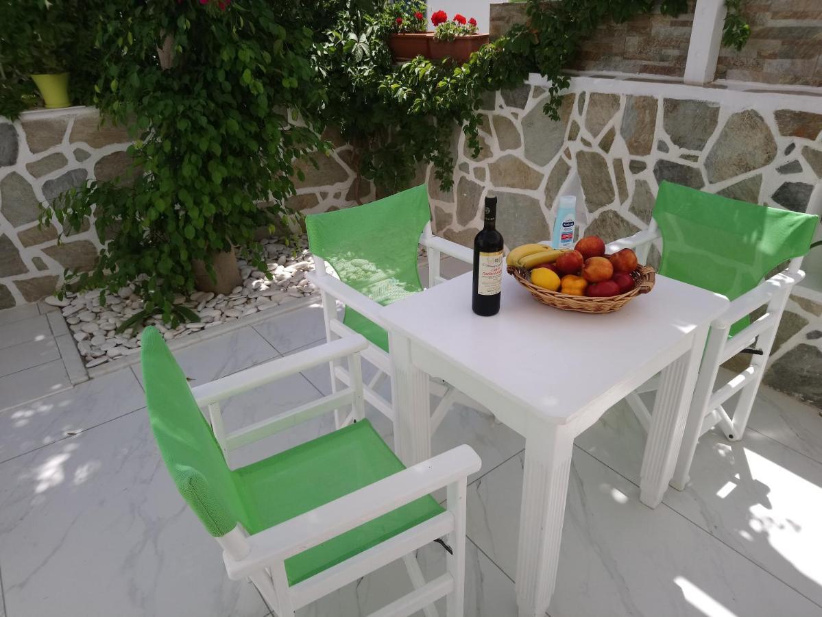 Nicolas Antiparos Exterior foto