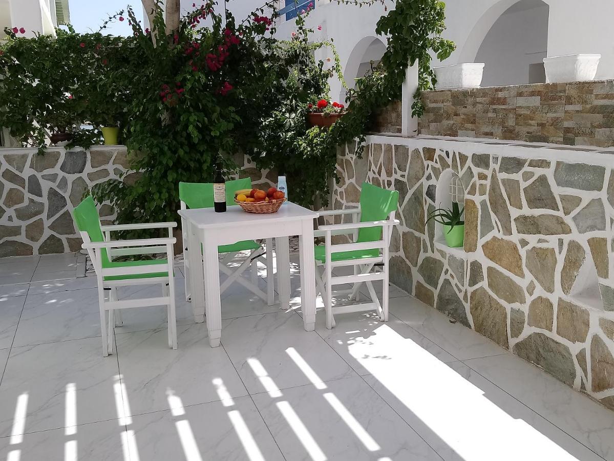 Nicolas Antiparos Exterior foto