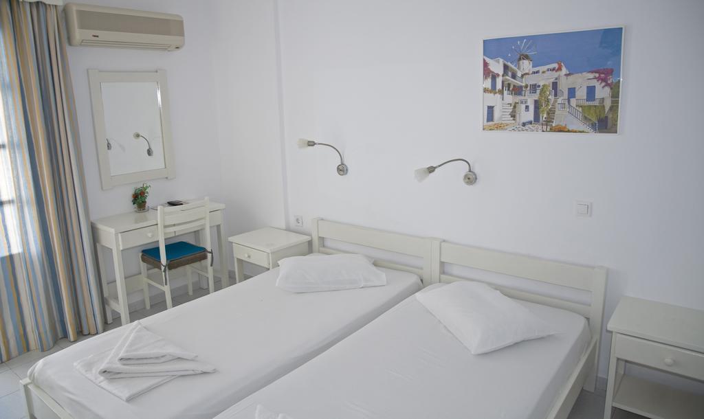 Nicolas Antiparos Exterior foto